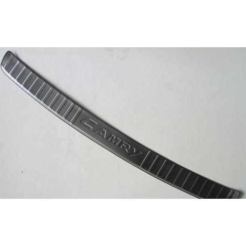 Накладка на задний бампер Toyota Camry V55 2017